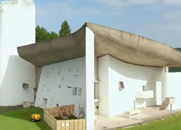 フランスのル・コルビュジエ設計のロンシャンの礼拝堂